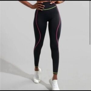 Buff bunny hourglass, size medium leggings